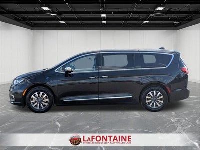 2022 Chrysler Pacifica Hybrid Touring L