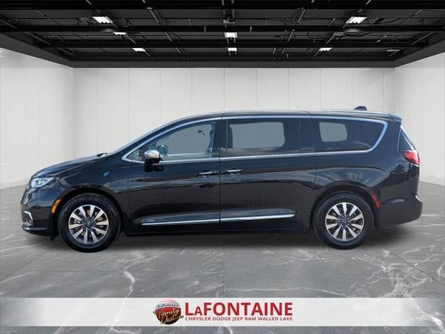 2022 Chrysler Pacifica Hybrid Touring L