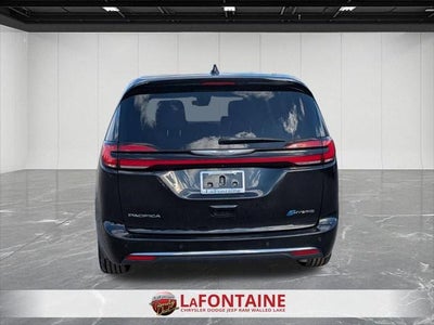 2022 Chrysler Pacifica Hybrid Touring L