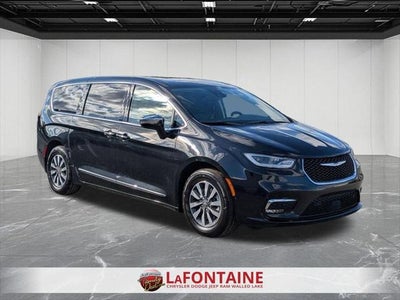 2022 Chrysler Pacifica Hybrid Touring L