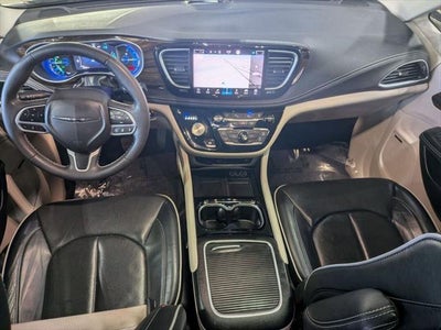 2022 Chrysler Pacifica Hybrid Touring L