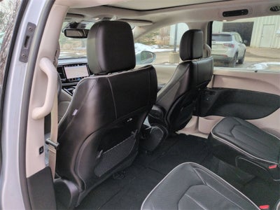 2022 Chrysler Pacifica Limited AWD