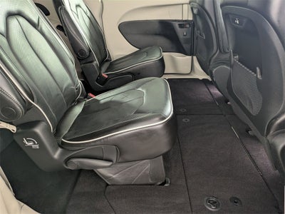 2022 Chrysler Pacifica Limited AWD