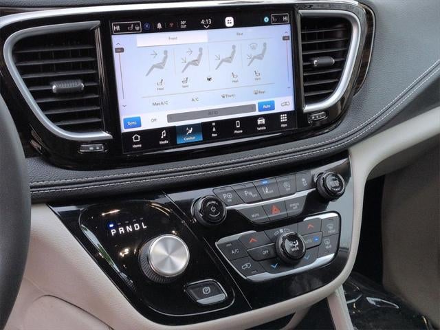 2022 Chrysler Pacifica Limited AWD