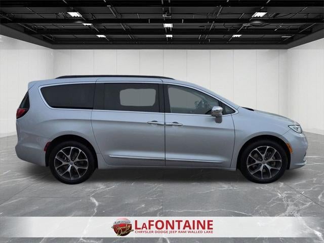 2022 Chrysler Pacifica Limited AWD