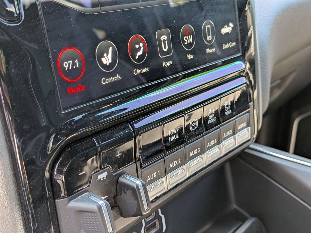 2021 RAM 3500 Laramie Crew Cab 4x4 8' Box