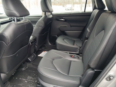 2025 Toyota Highlander XLE