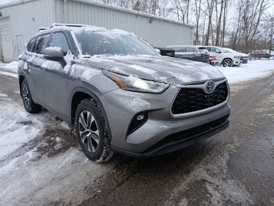 2025 Toyota Highlander XLE