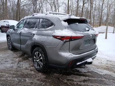 2025 Toyota Highlander XLE