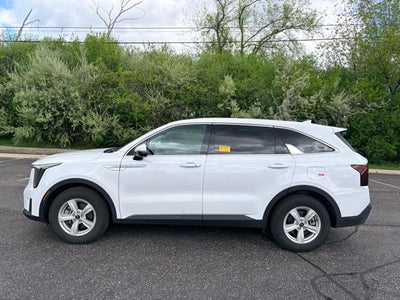 2025 Kia Sorento LX