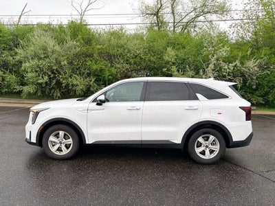 2025 Kia Sorento LX