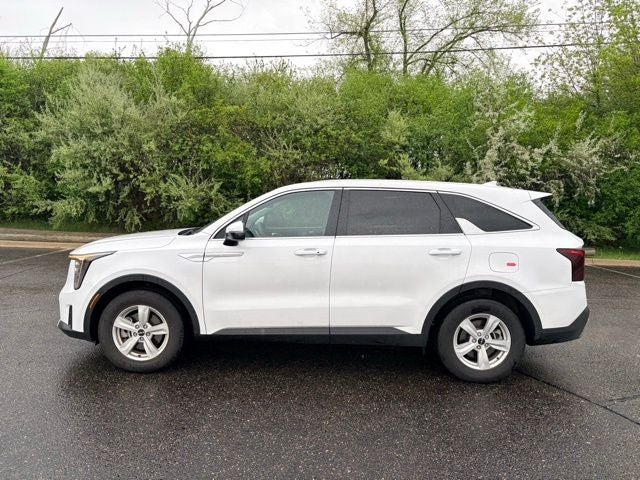 2025 Kia Sorento LX