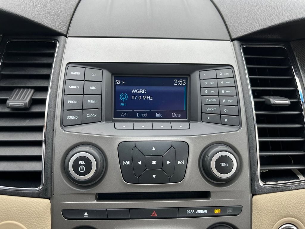 2017 Ford Taurus SE