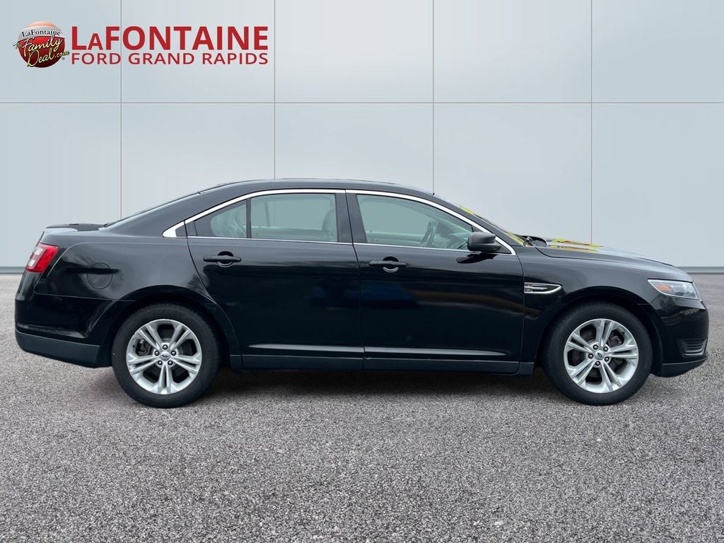 2017 Ford Taurus SE
