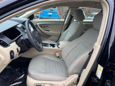 2017 Ford Taurus SE