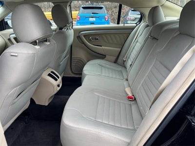 2017 Ford Taurus SE