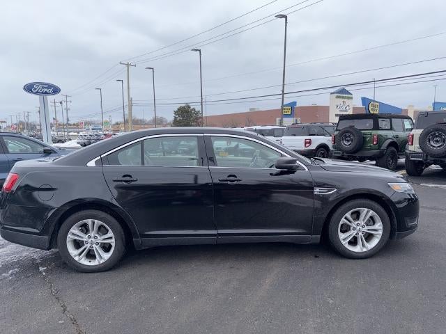 2017 Ford Taurus SE