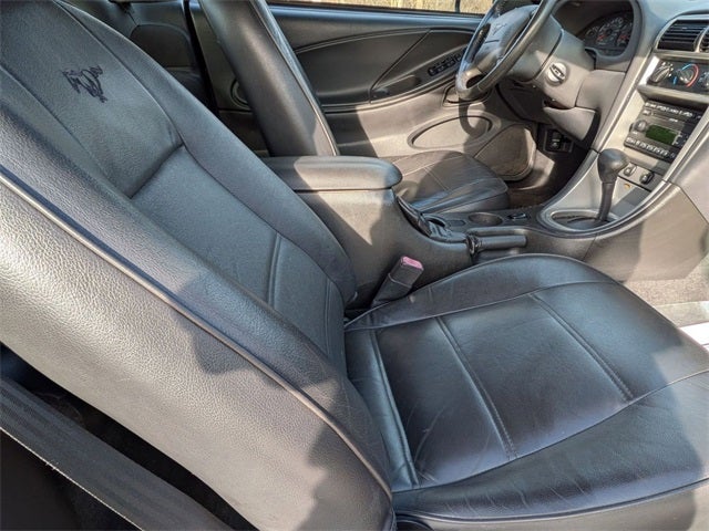 2004 Ford Mustang V6 Deluxe