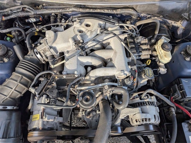 2004 Ford Mustang V6 Deluxe