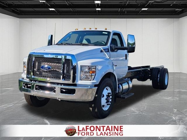 2025 Ford F-750SD Base XL