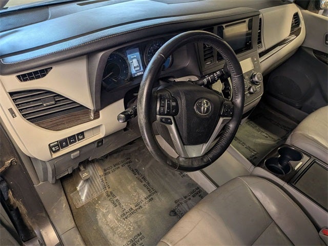 2017 Toyota Sienna XLE