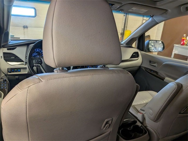 2017 Toyota Sienna XLE
