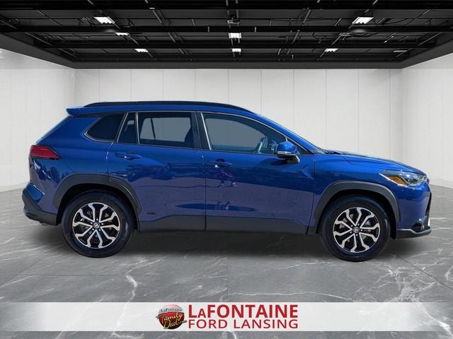 2023 Toyota Corolla Cross Hybrid SE