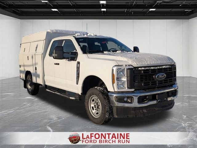 2025 Ford F-250SD XL 8' READING ENCLOSED SERVICE BODY