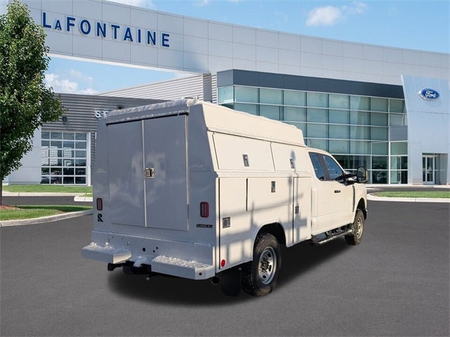 2025 Ford F-250SD XL 8' READING ENCLOSED SERVICE BODY