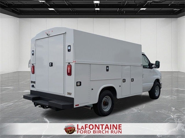 2026 Ford E-350SD Base Cutaway