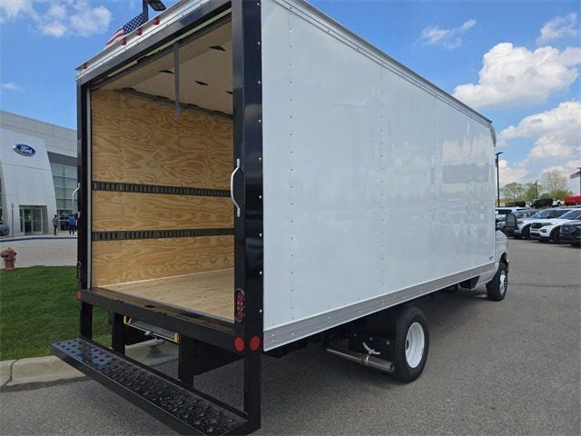 2026 Ford E-450SD Base