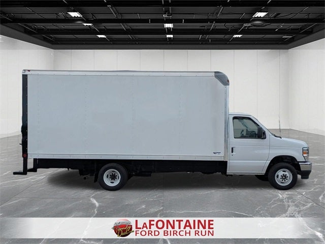 2026 Ford E-450SD Base