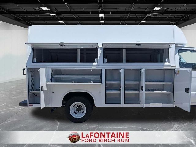 2026 Ford E-450SD Base