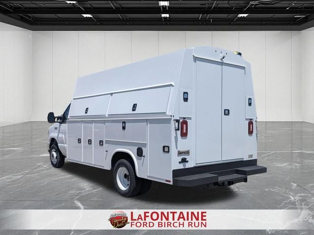 2026 Ford E-450SD Base