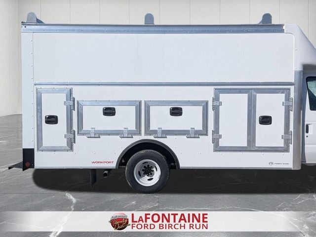 2026 Ford E-450SD Base