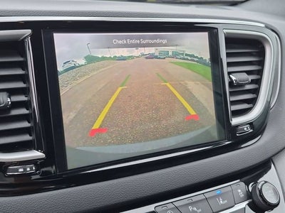 2025 Chrysler Pacifica Select