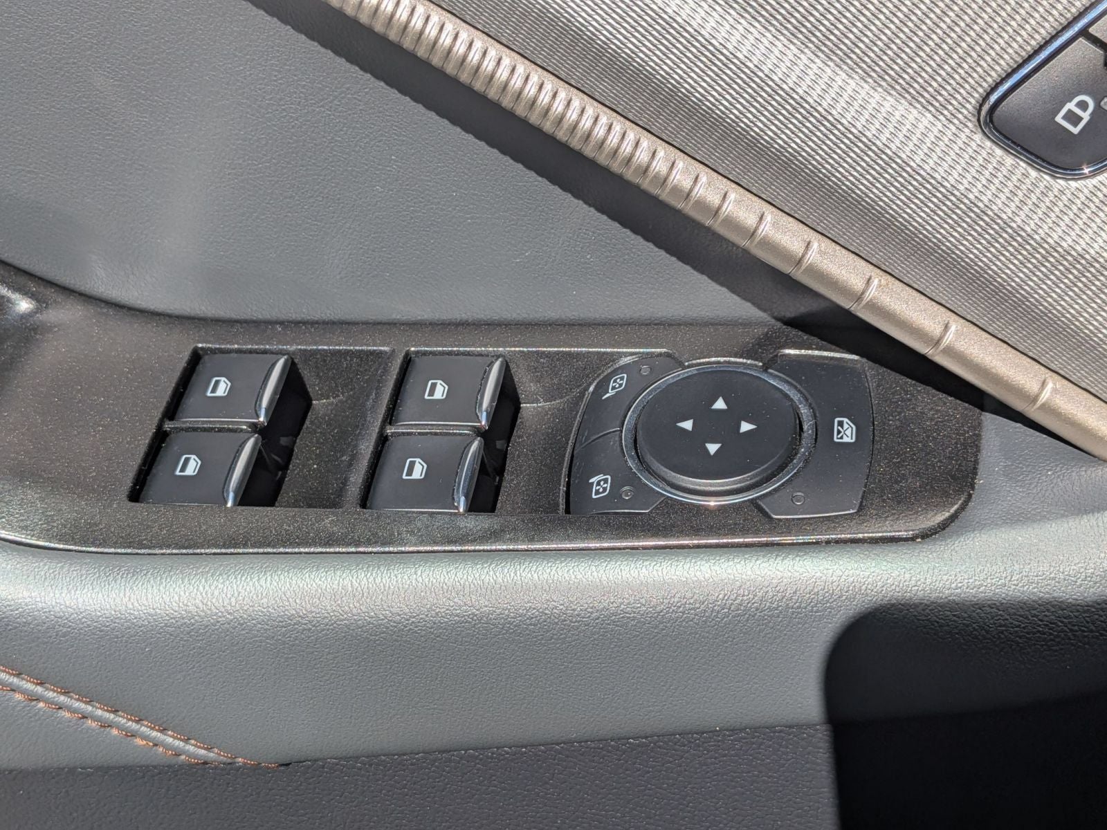 2025 Ford Explorer Active 4WD