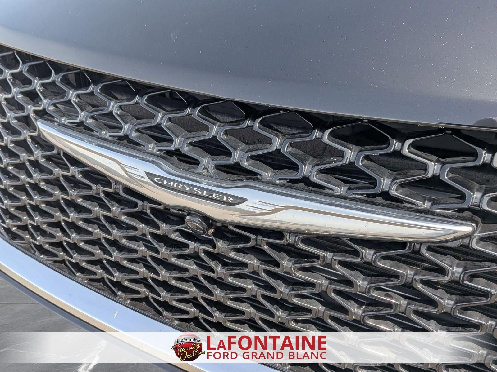 2025 Chrysler Pacifica Select