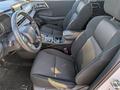 2022 Mitsubishi Outlander ES