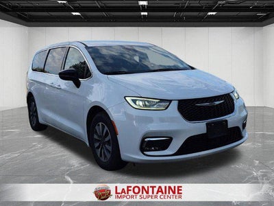 2024 Chrysler Pacifica Select