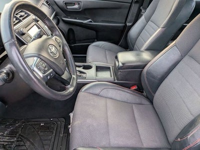 2016 Toyota CAMRY SE