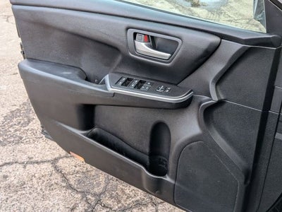 2016 Toyota CAMRY SE