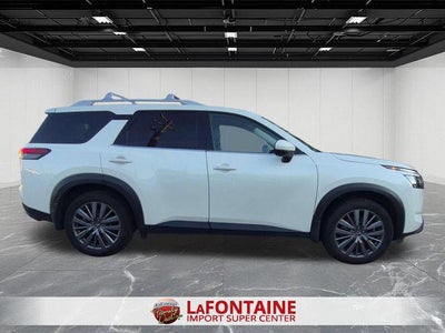 2023 Nissan Pathfinder SL