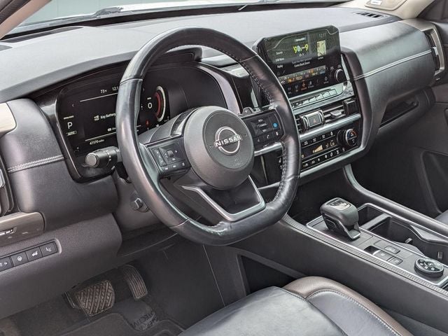 2023 Nissan Pathfinder Platinum