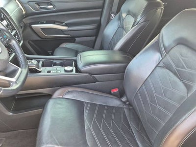 2023 Nissan Pathfinder Platinum