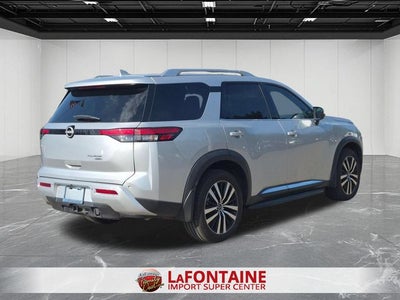 2023 Nissan Pathfinder Platinum