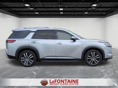 2023 Nissan Pathfinder Platinum