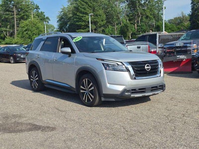 2023 Nissan Pathfinder Platinum