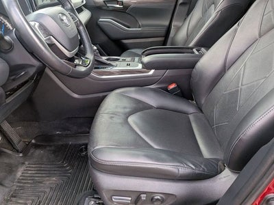 2022 Toyota Highlander Platinum