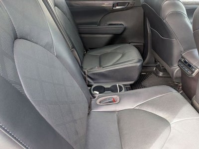 2022 Toyota Highlander Platinum